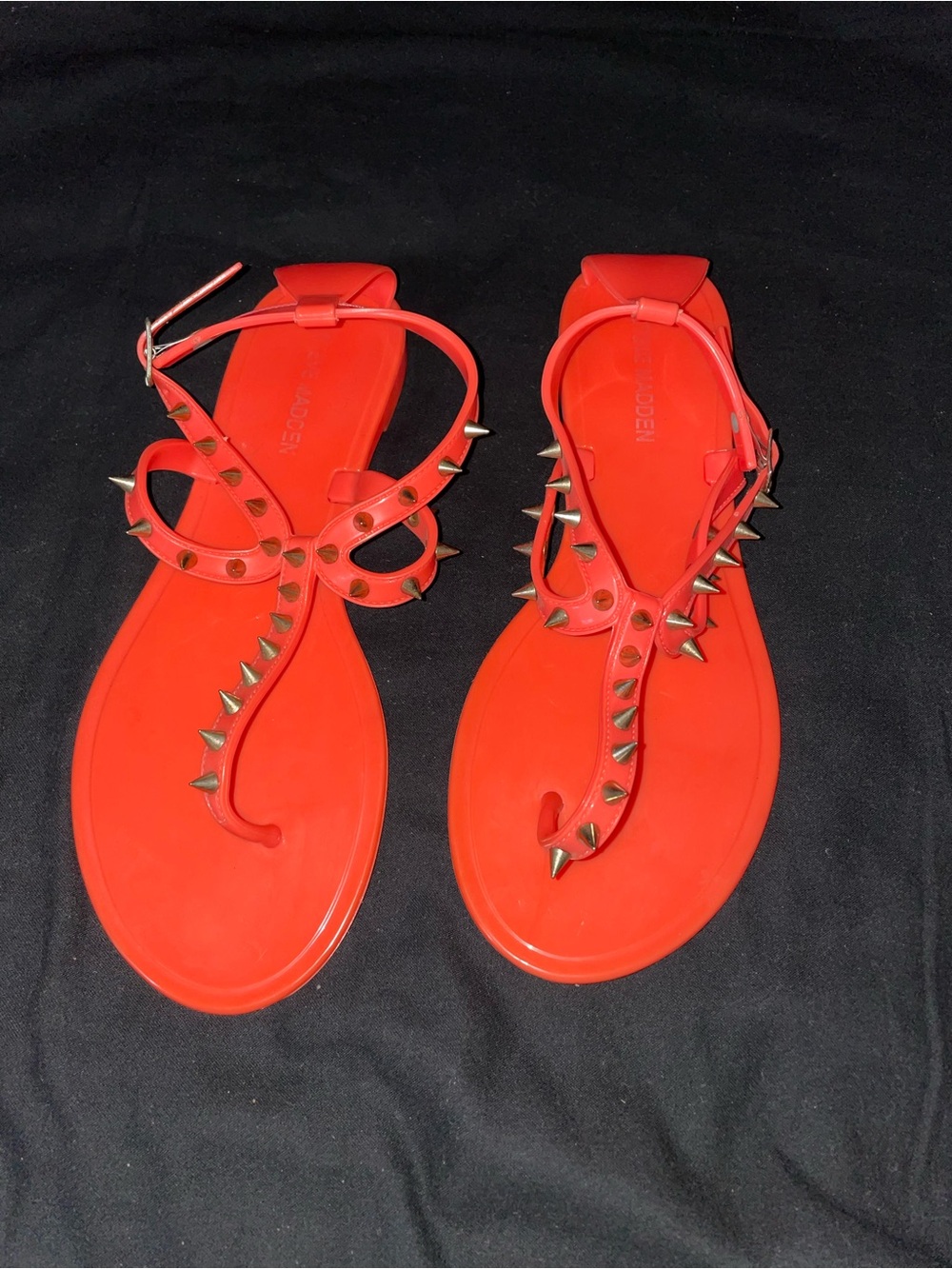 Like New Orange Studded T-Strap Women's Sandals Steve Madden Size 6